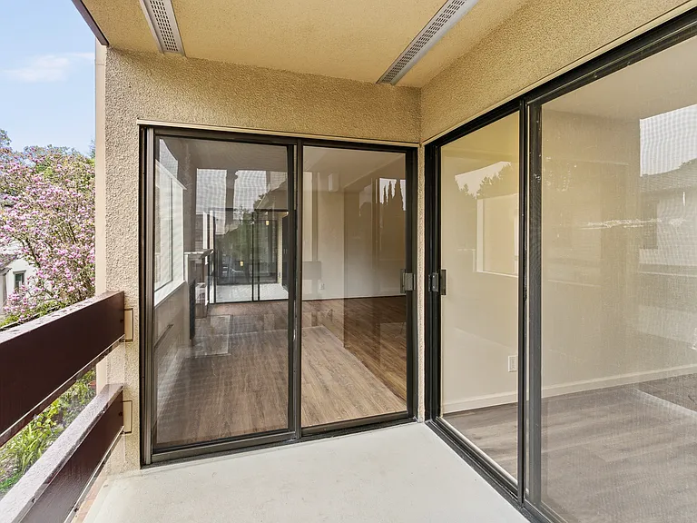 58 E Poplar Ave #5 — Photo 8