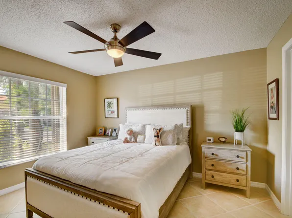 8540 Logia Circle, Boynton Beach, FL 33472