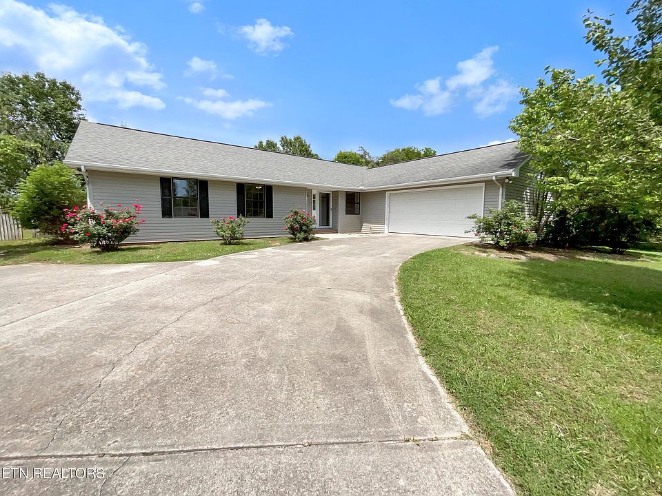 1st image of 938 Windridge Dr