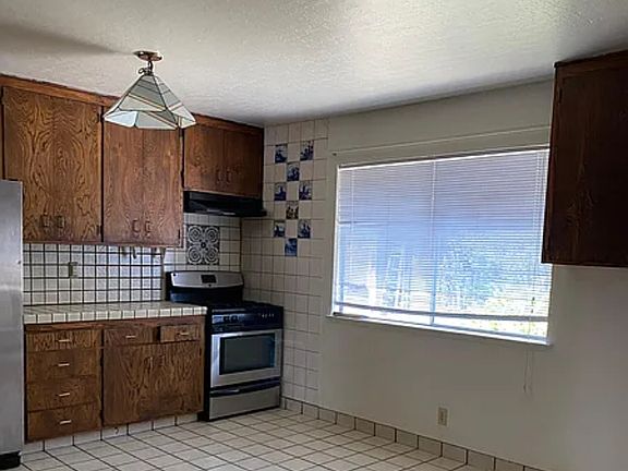 3rd image of 3030 Browns Ln