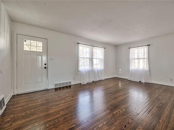 3rd image of 3407 S Cedar Ave