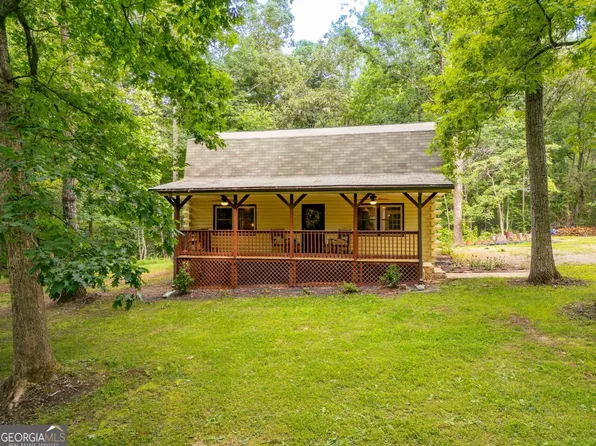 465 Waters Edge Dr, Clarkesville, GA 30523