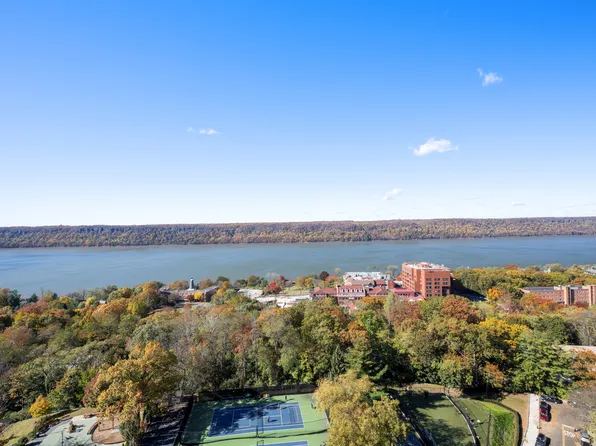 5800 Arlington Avenue image 3 of 18