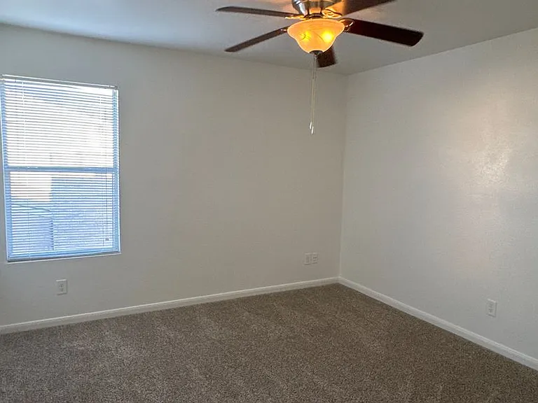 Emerald Cove Apartments — Photo 130