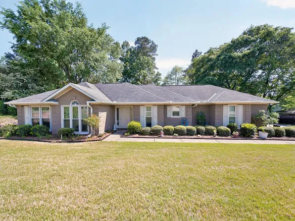 6648 Springlake Dr, Columbus, GA 31909