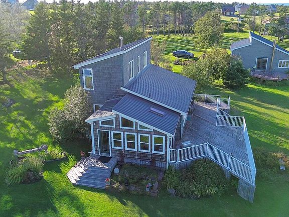 4th image of 7 Bayside Cres