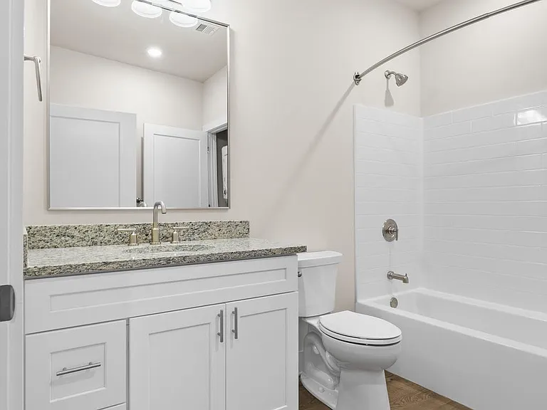 30 W Broad St #5 — Photo 13