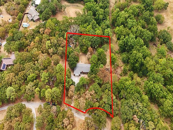 3rd image of 231 Serpentine St