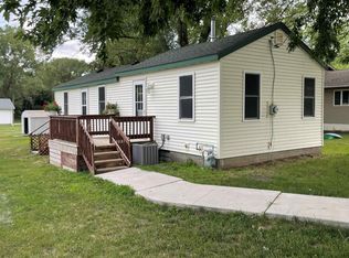 1011 10th St NE, Independence, IA 50644