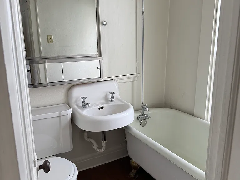 1658 N Van Buren St #2 — Photo 6