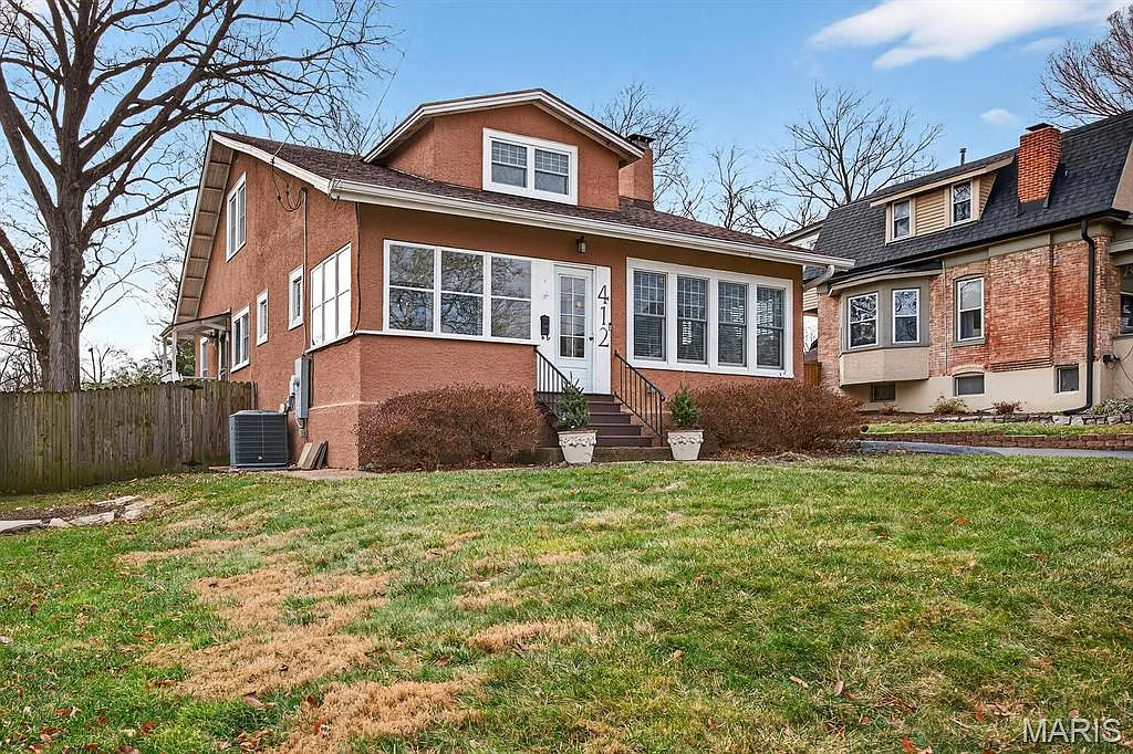 412 Greeley Ave photo 1