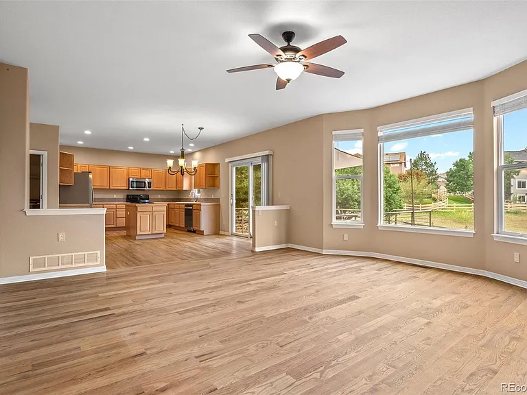 11625 Pine Grove Ln — Photo 9