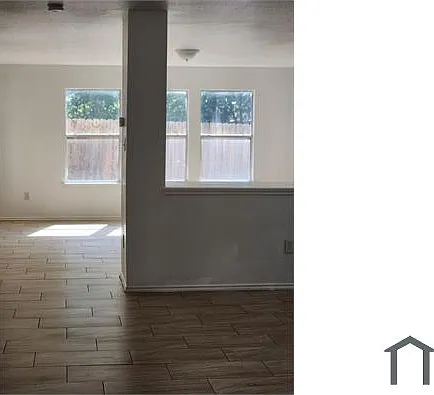 4 bed, 2300 sqft, $2,500 — Photo 2
