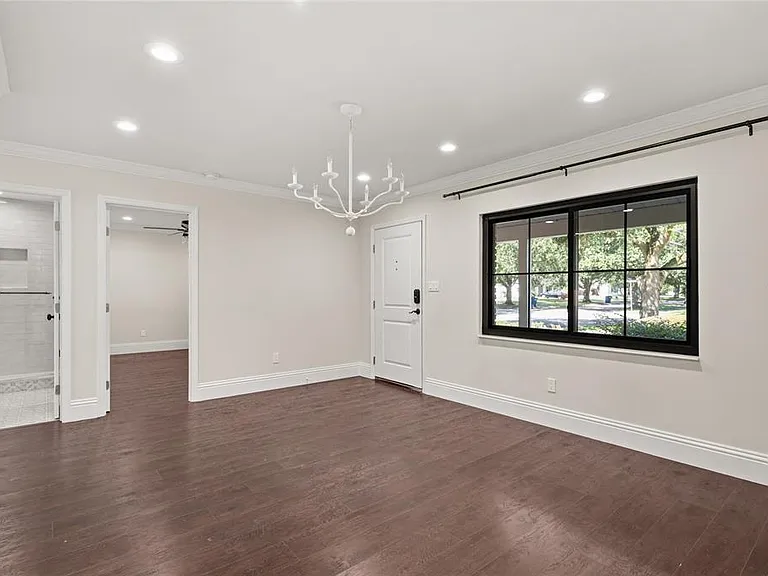 648 Fitzwalter Dr — Photo 17