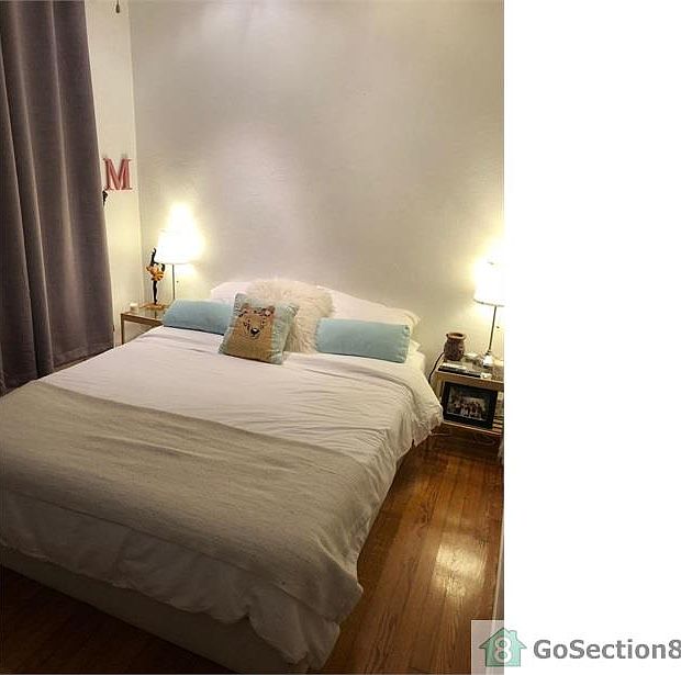1st image of 315 W 28th St #5