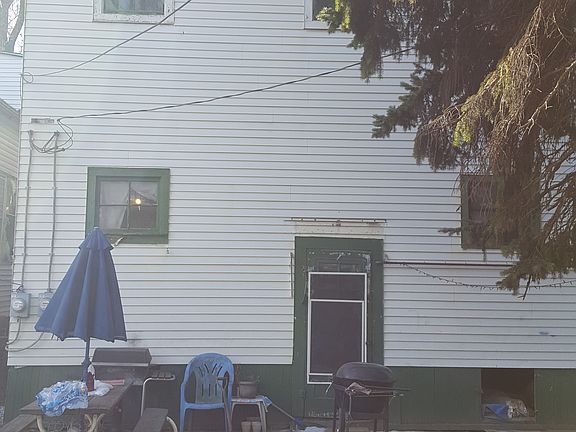2nd image of 6962 Parkwood St