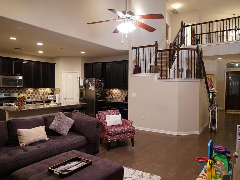 2404 Muzzie Ln — Photo 17