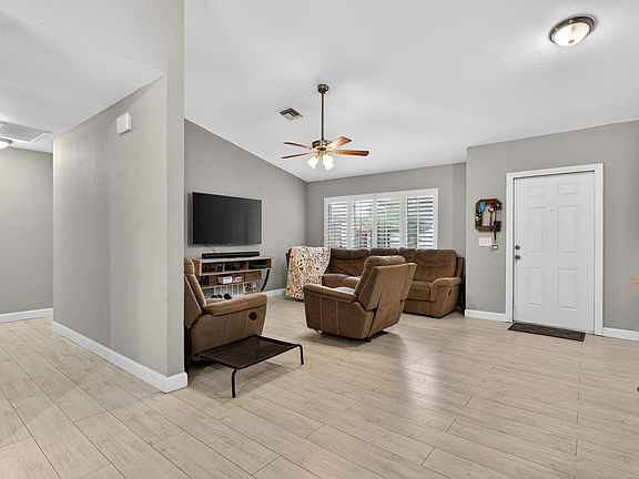 4th image of 7521 SW 6th Court