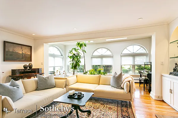 Sold by Terrace Sotheby's International Realty | media 40