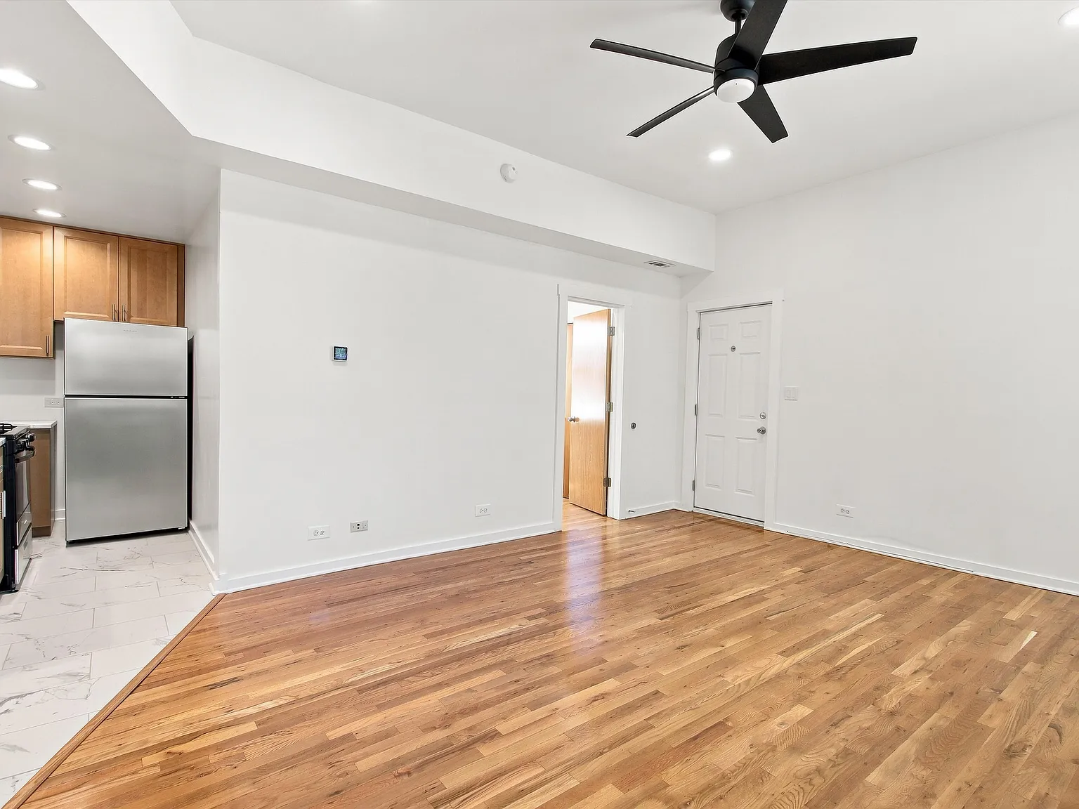 2 bed, 1200 sqft, $2,375 — Photo 4