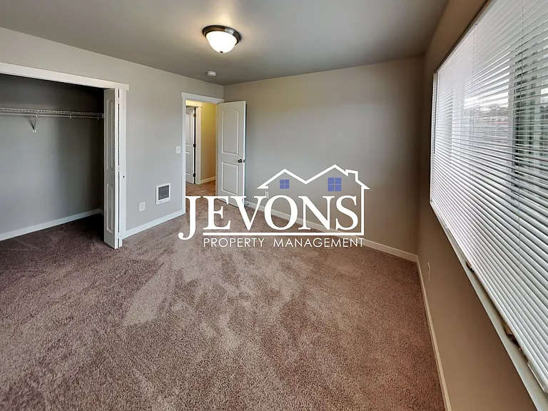 511 N 22nd Ave — Photo 30