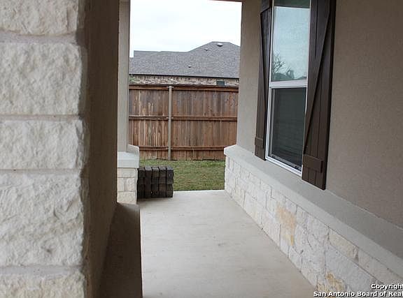 5th image of 1619 Foxglove Dr