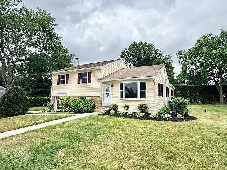 30 Ursinus Ave — Photo 34