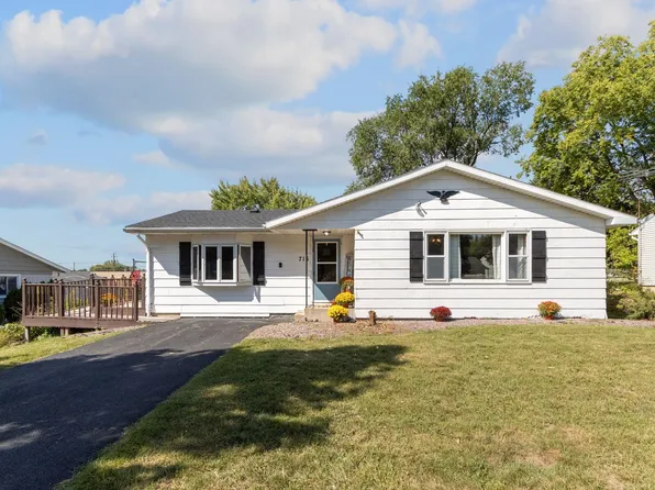 715 Rosemary Ln, Baraboo, WI 53913