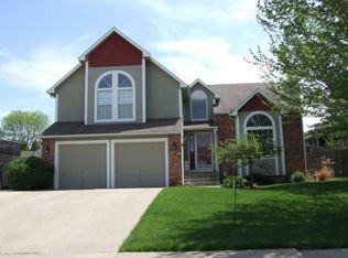 2524 SW Golf View Dr, Topeka, KS 66614