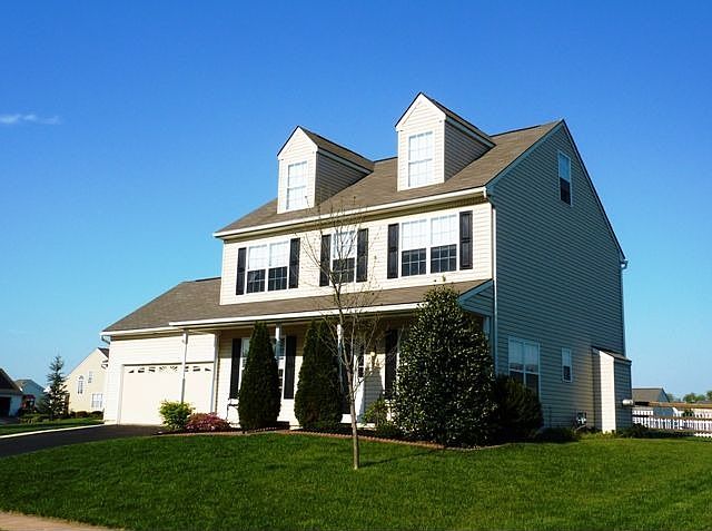 1st image of 215 Horseshoe Dr