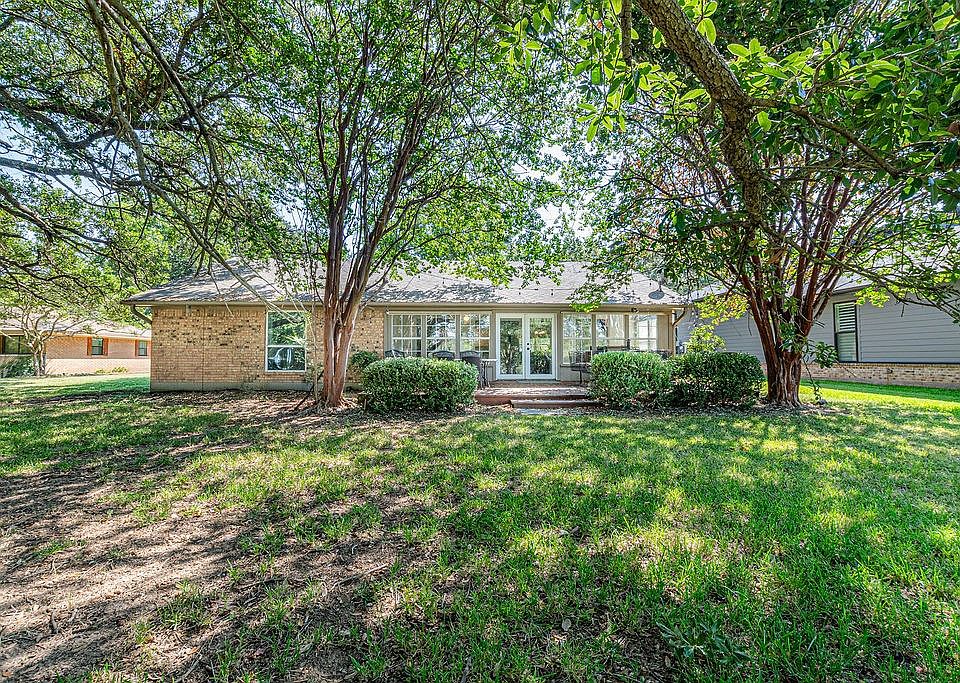 1st image of 542 Arrowwood Beach Cir