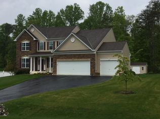 635 Maybrook Dr, Huntingtown, MD 20639