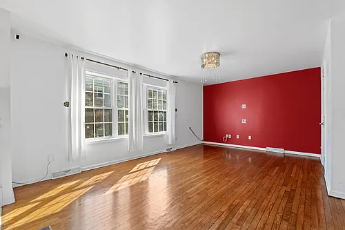 9 Tompkins St Photo 1