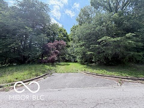 4th image of 609 S Boehne Camp Rd
