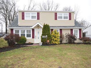 33 Sturgis Rd, Edison, NJ 08817