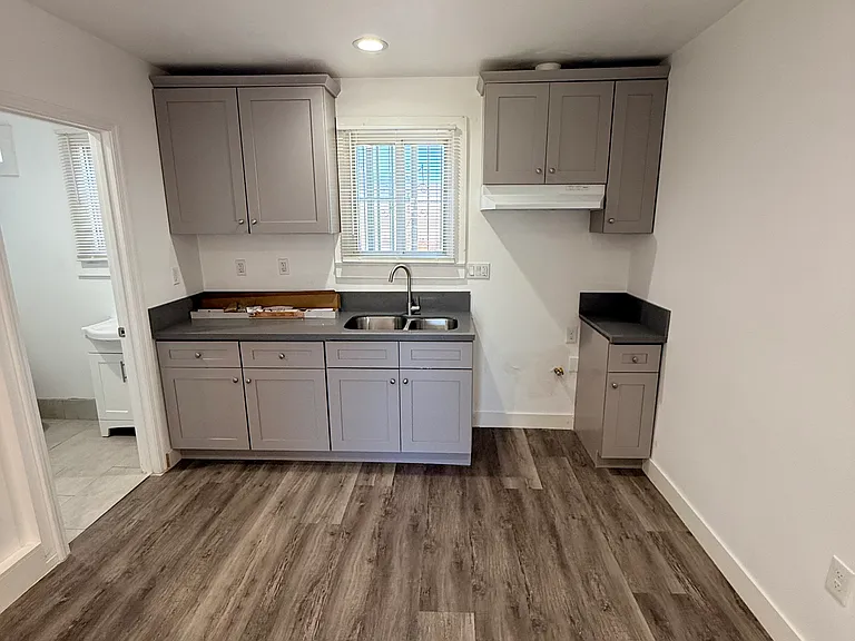 10025 S Gramercy Pl #1/4 — Photo 11
