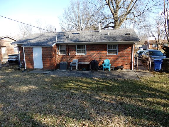 3rd image of 3557 King Arthur Dr