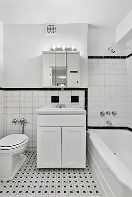 Rented by Oxford Property Group | media 7