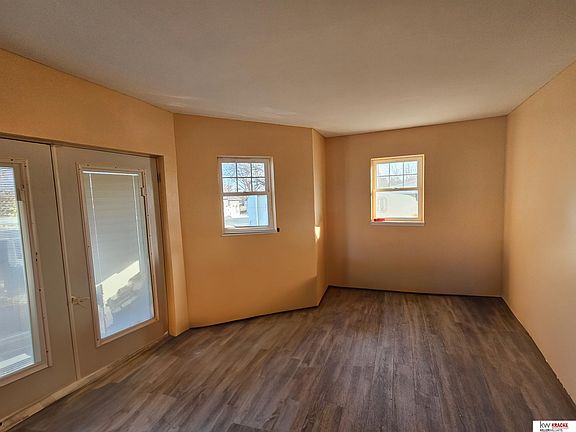 4th image of 205 N Walnut St