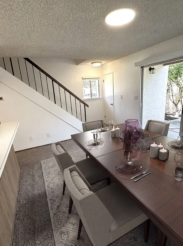 2 bed, 2.5 bath, 1308 sqft, $3,695 — Photo 2
