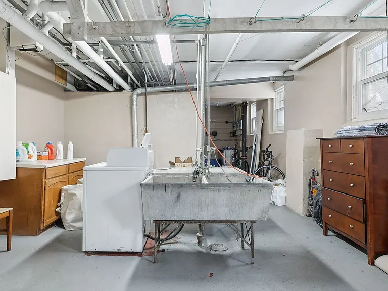 4652 Chicago Ave South — Photo 16