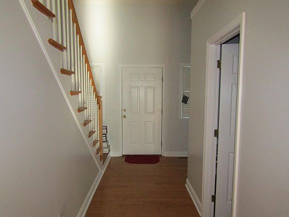 3rd image of 702 Martha Ln