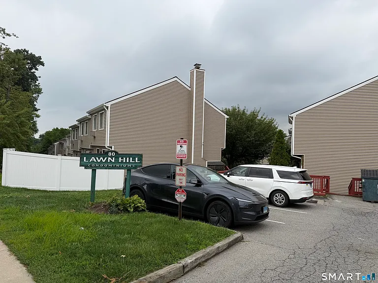 80 Lawn Ave #13 — Photo 17