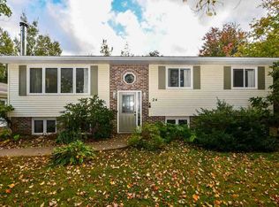 24 Maranatha Dr, Fall River, NS B2T1E5