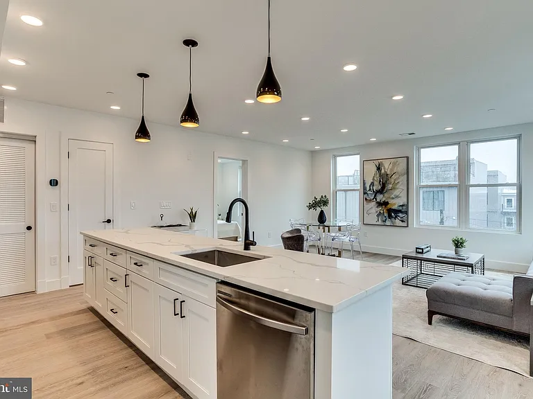 646 Newton Pl NW #303 — Photo 12