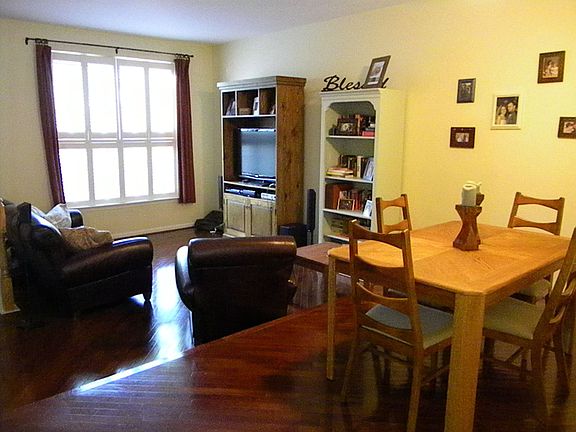 Dining/living room