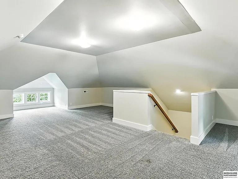 510 S 89th St — Photo 33