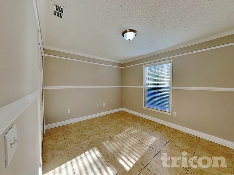 312 Colony Ct — Photo 10
