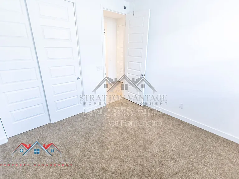 2304 E Kelly Dr — Photo 19