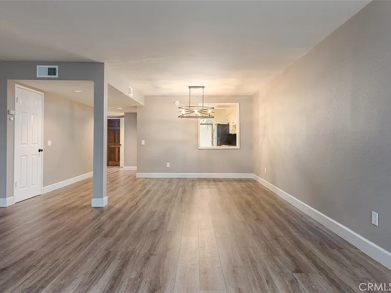 3333 Primera Ave #B — Photo 4